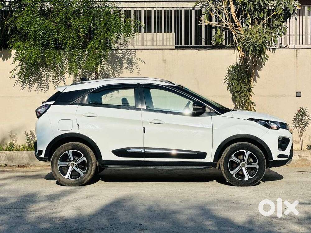 Tata Nexon 1.2 Revotron Xza Plus, 2022, Petrol