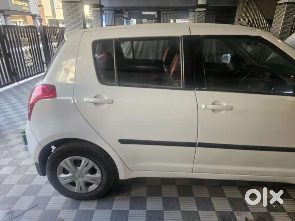 Maruti Suzuki Swift 2009 Diesel 140000 Km Driven