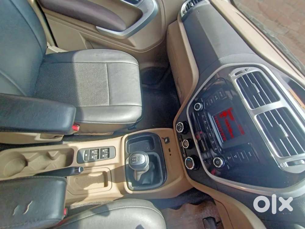 Mahindra Tuv 300 2015 Diesel Well Maintained