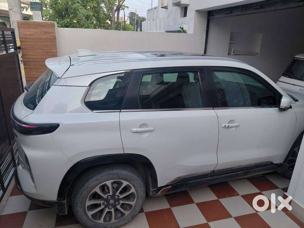 Maruti Suzuki Grand Vitara Alpha+ (top Model) Pearl White