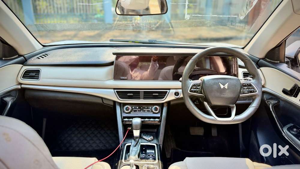 Mahindra Xuv700 2.2 Ax 7 Diesel At Luxury Pack Str, 2023, Diesel