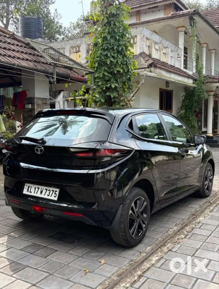 2022 Altroz Diesel Dark Edition Top End