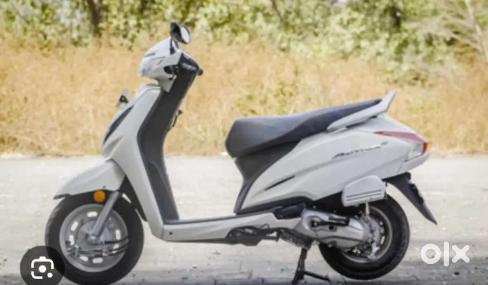 White colour Scooters 1824597228