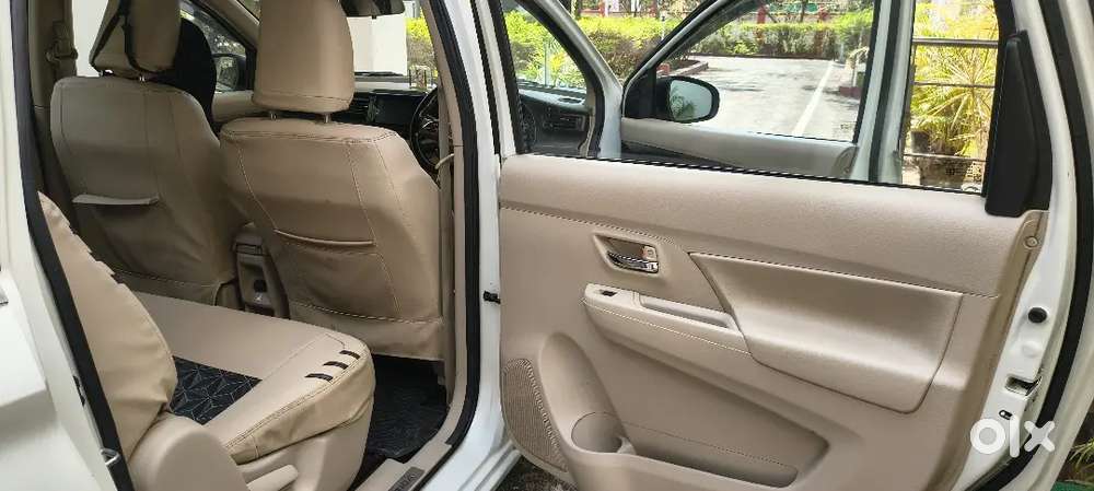 Ertiga Zxi (0) Cng Top Model