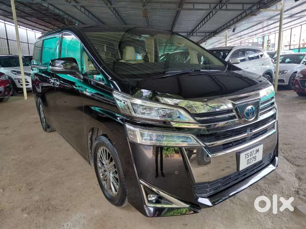 Toyota Vellfire 2.5 Hybrid, 2022, Petrol
