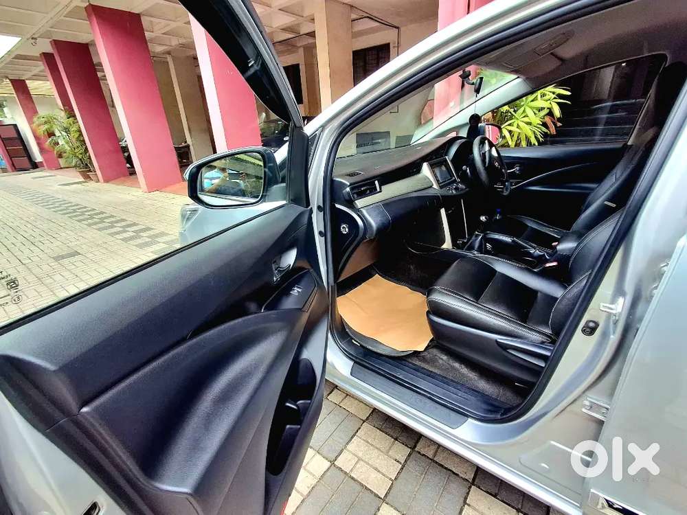 Toyota Innova Crysta 2017 G4,  8 Str, Well Maintained.