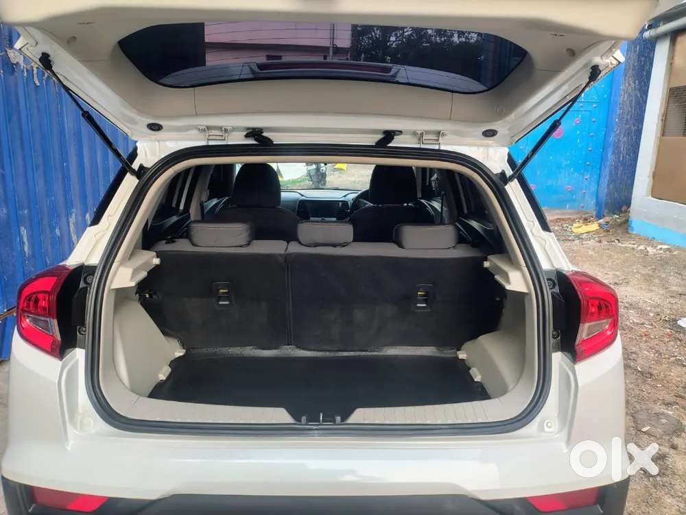 Mahindra Xuv300 2024 Diesel Well Maintained