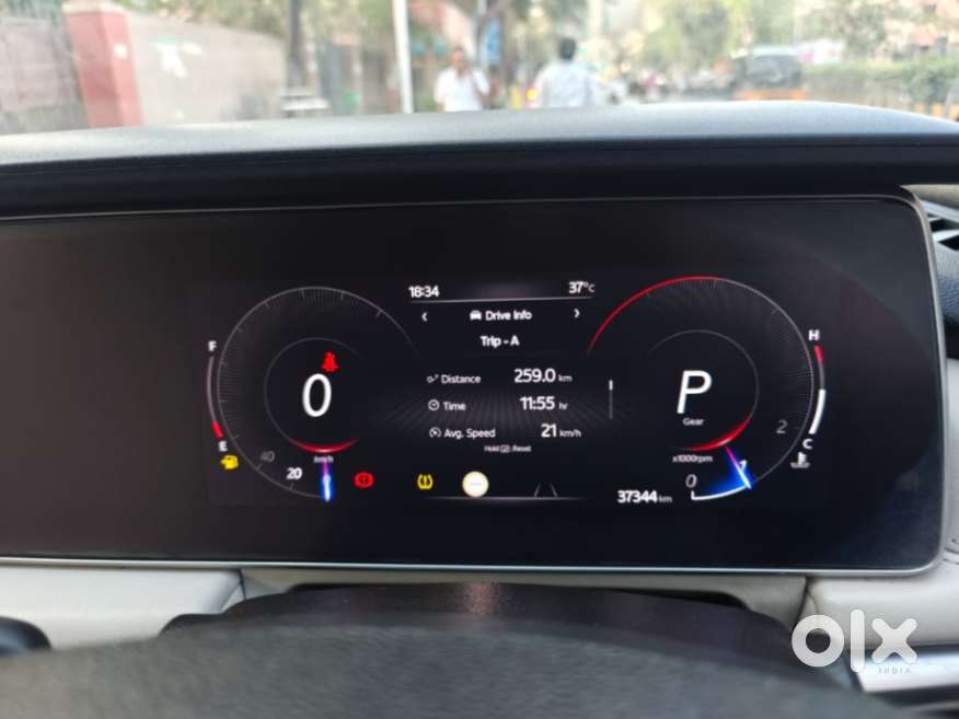 Mahindra Xuv700 2.2 Ax 7 Diesel At Luxury Pack Str, 2022, Diesel