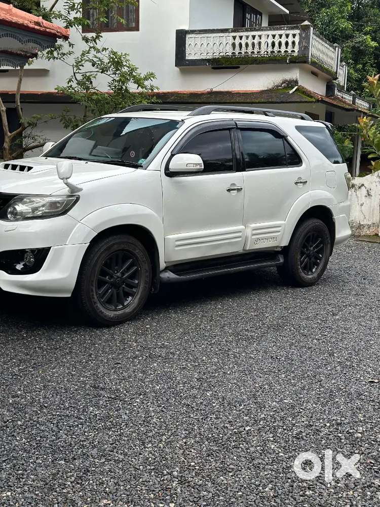 Toyota Fortuner 2011 Diesel 120000 Km Driven