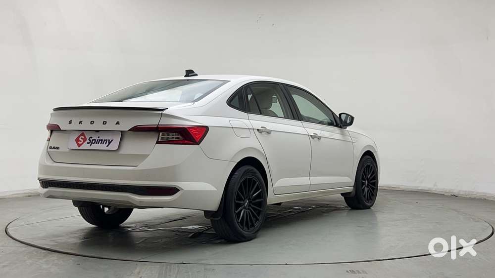 Skoda Slavia Ambition 1.0l Tsi At, 2022, Petrol