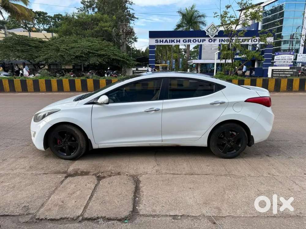 Hyundai New Elantra 2014 Diesel 93000 Km Driven