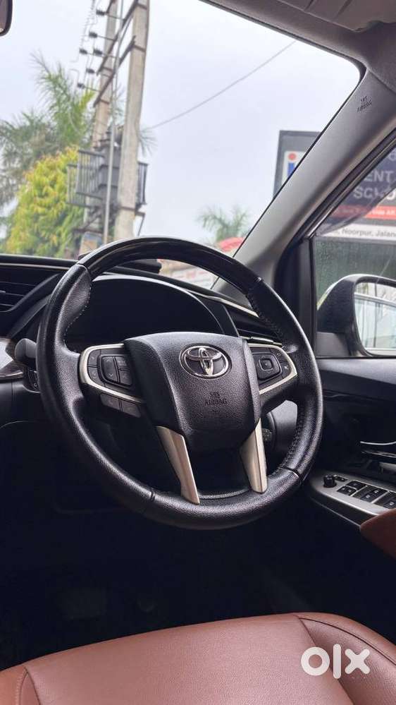 Toyota Innova Crysta, 2022, Petrol