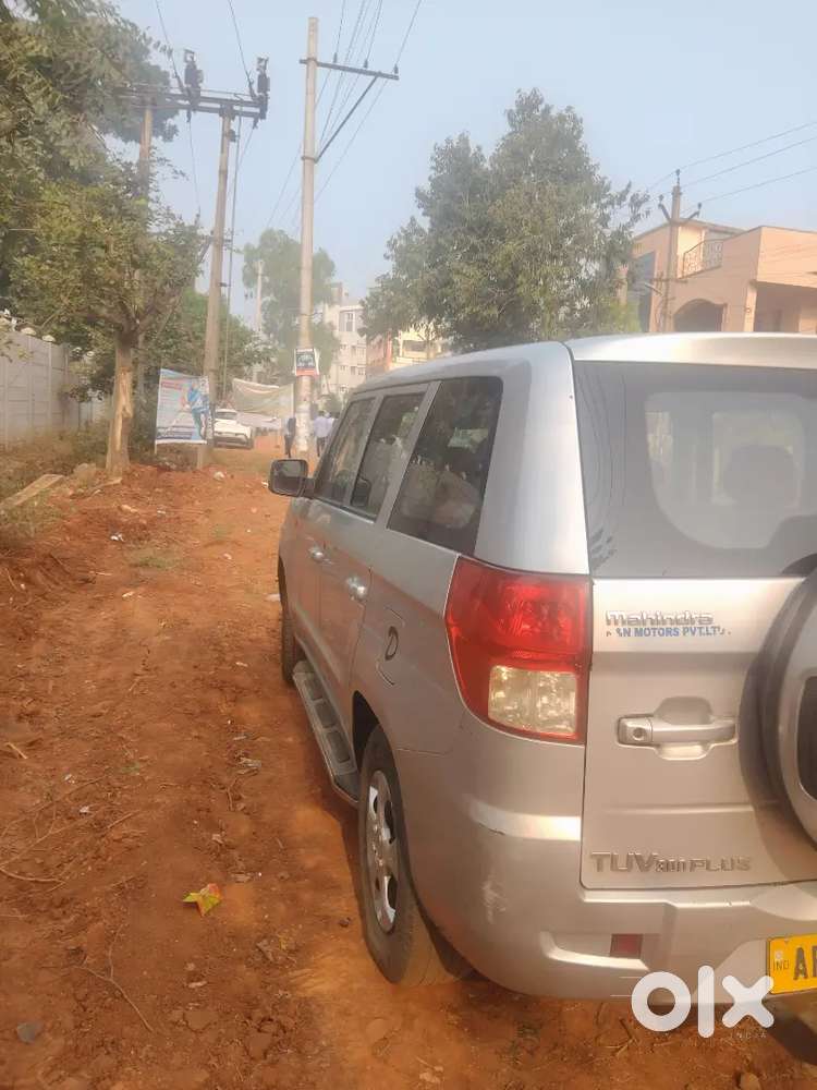 Mahindra Tuv Plus 9 Seater Original Paint Smooth Engine Quarter Tax