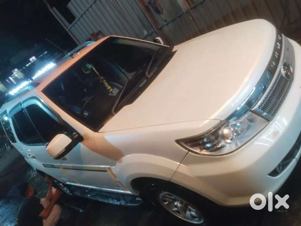 Tata Safari Storme 2014
