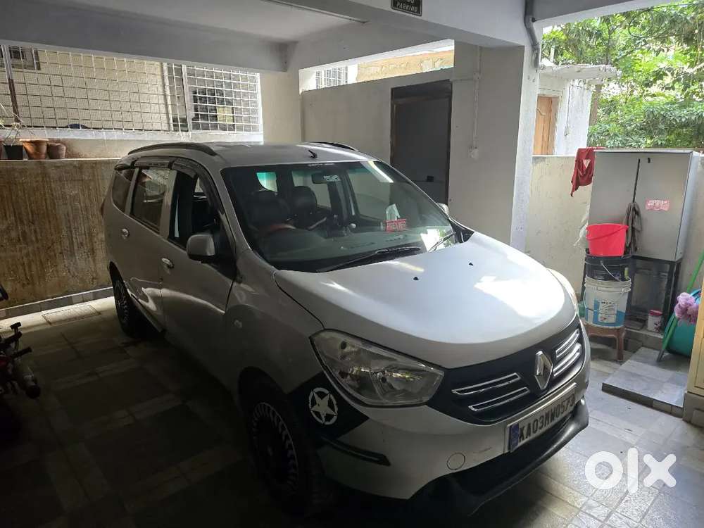 Renault Lodgy Diesel 2015 Rxl Dci 85psi 5th Owner In Good Condition.