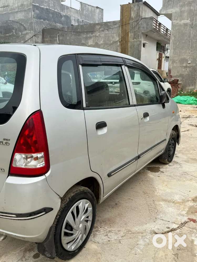 Maruti Suzuki Zen Estilo 2012