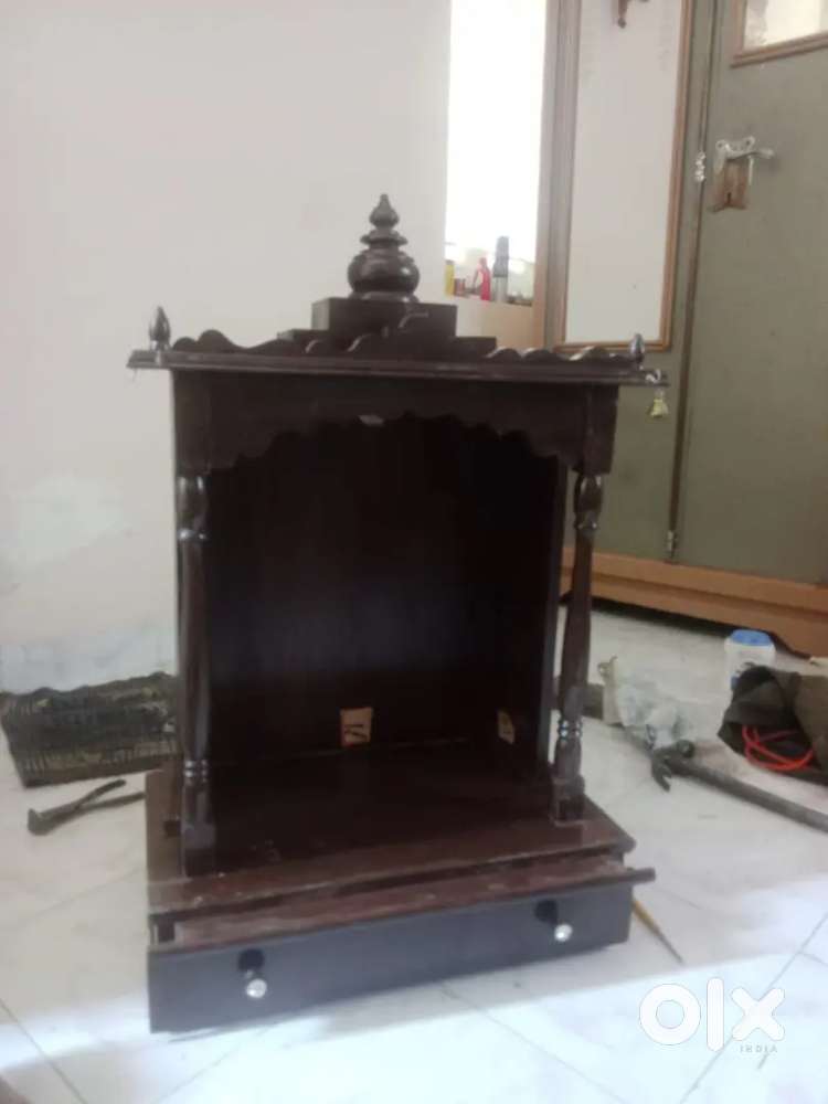 Pooja stand