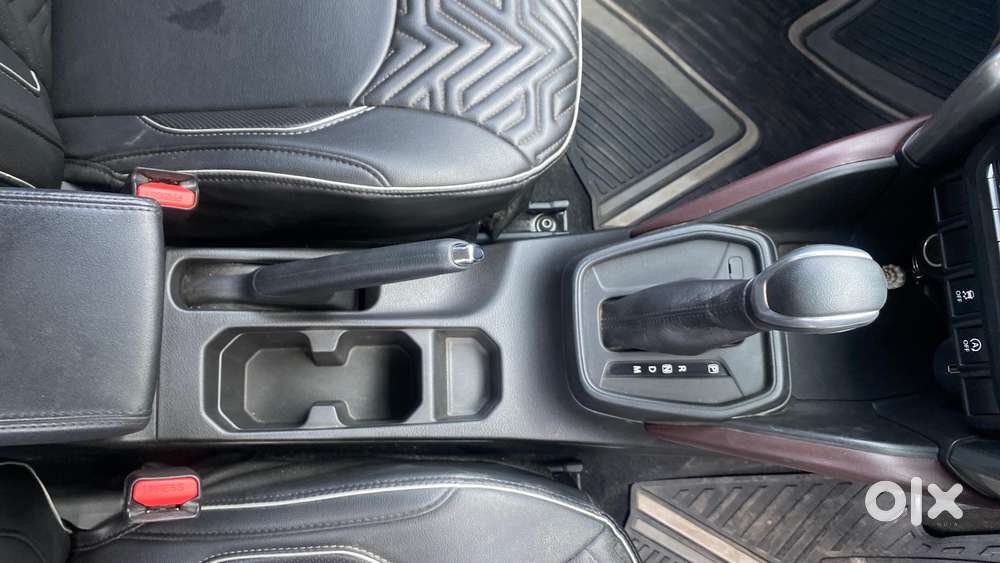 Maruti Suzuki Grand Vitara 1.5 Delta Smart Hybrid At, 2023, Petrol