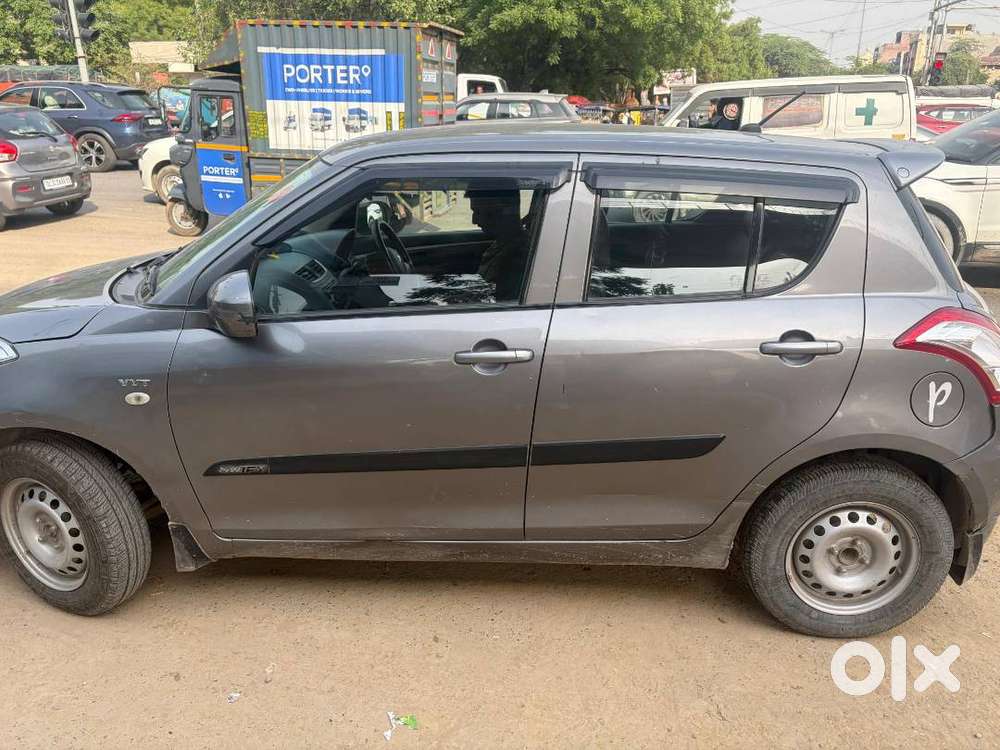 Maruti Suzuki Swift Lxi 2017