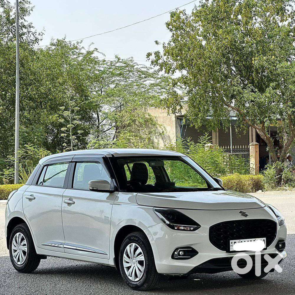 Maruti Suzuki Swift Vxi + Manual, 2025, Petrol
