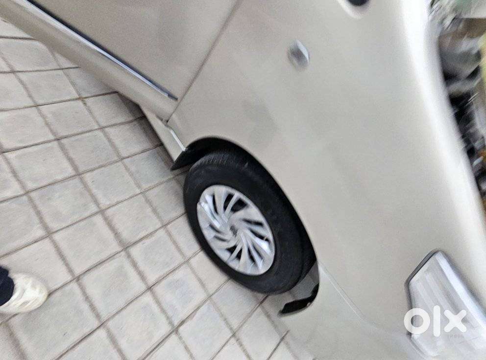 Toyota Innova 2.5 G (diesel) 8 Seater Bs Iv, 2016, Diesel