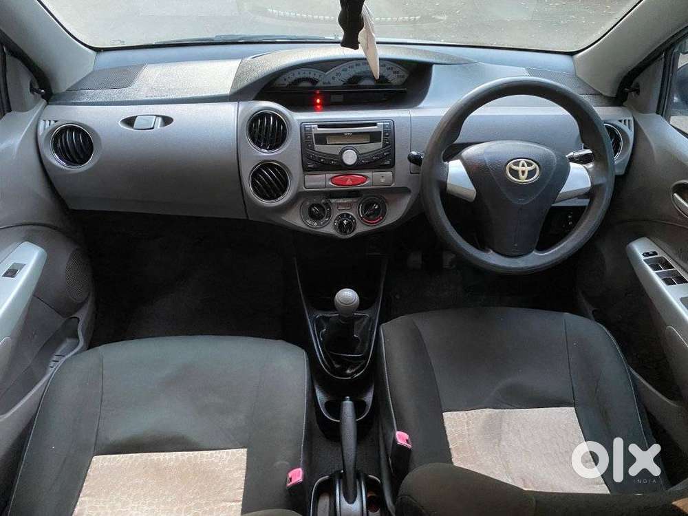 Toyota Etios V, 2012, Petrol