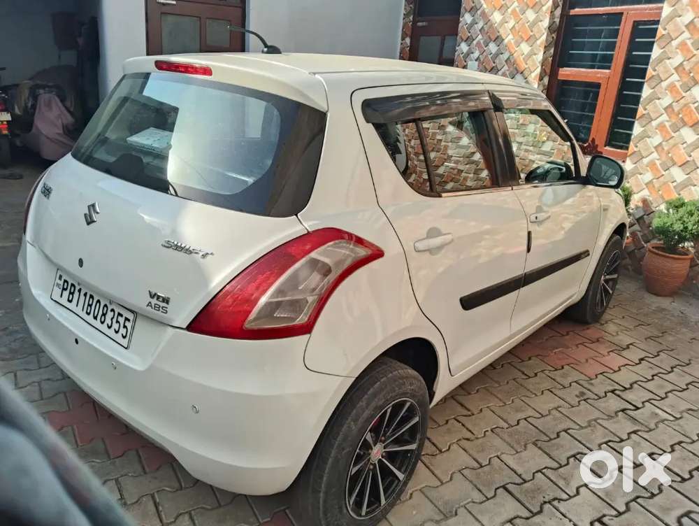 Maruti Suzuki Swift 2015 Diesel 140000 Km Driven