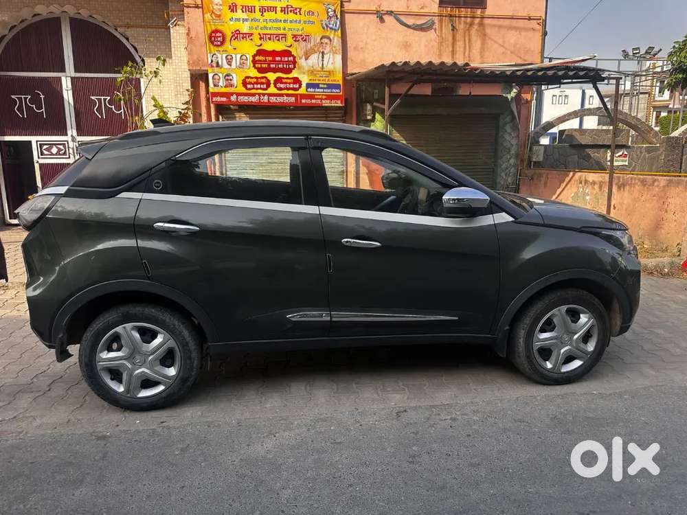 Tata Nexon 1.2 Revotron 2023 Sunroof Edition