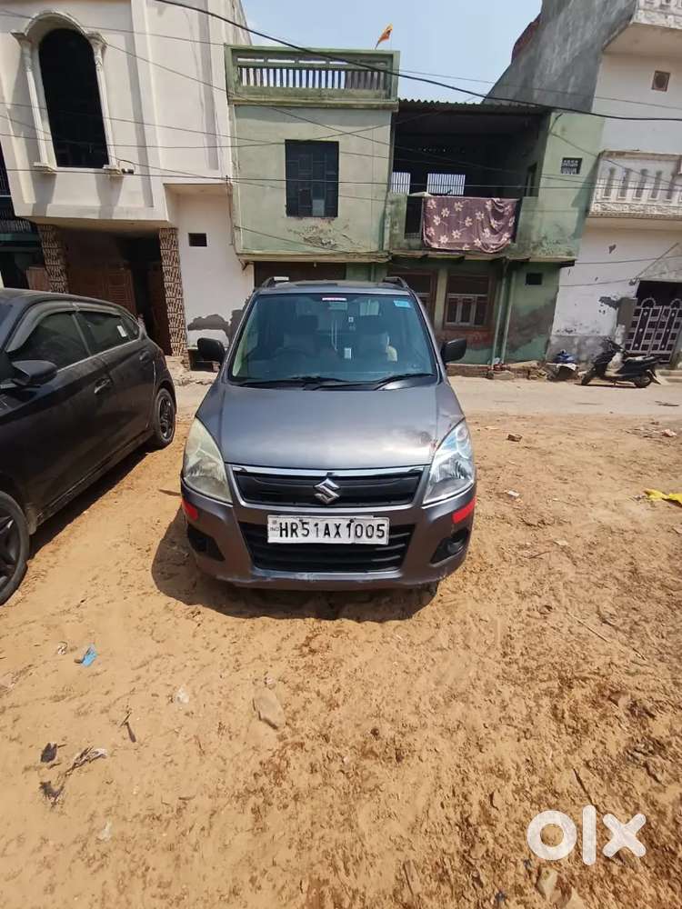 Koi Kami Nhi H Gadi M Sab Kuch Ok H