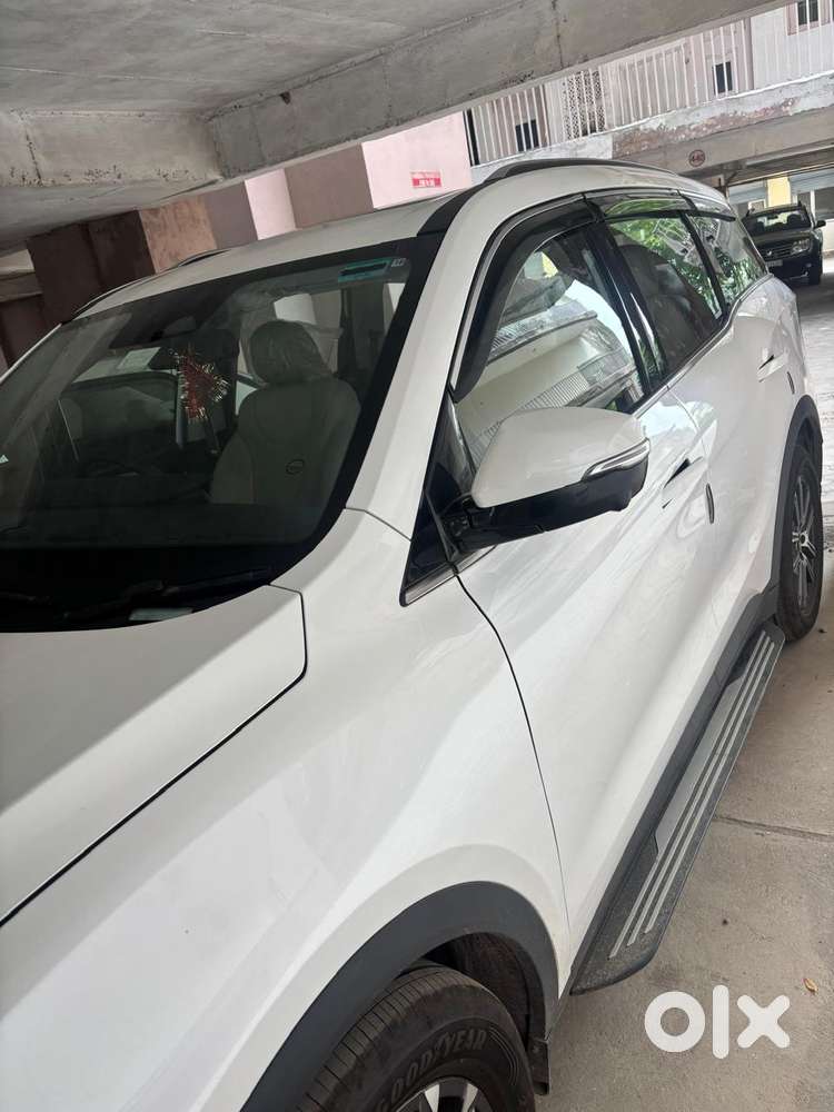 Mahindra Xuv700 2.0 Ax 7 Petrol At Luxury Pack Str, 2024, Petrol