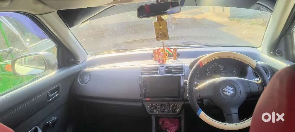 मेरी गाड़ी में कोही भी काम नही हे मुझे पैसे की जरूरत हे इस लिए बेचनाहे