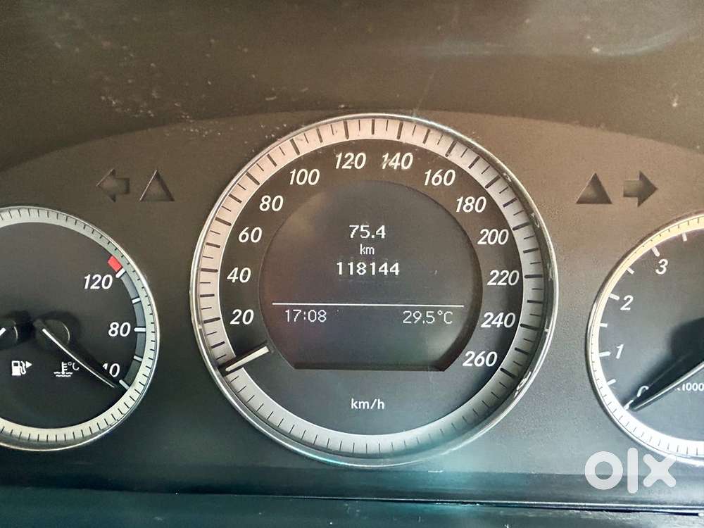 Urgent Sale: Mercedes-benz C200 Kompressor (2010)