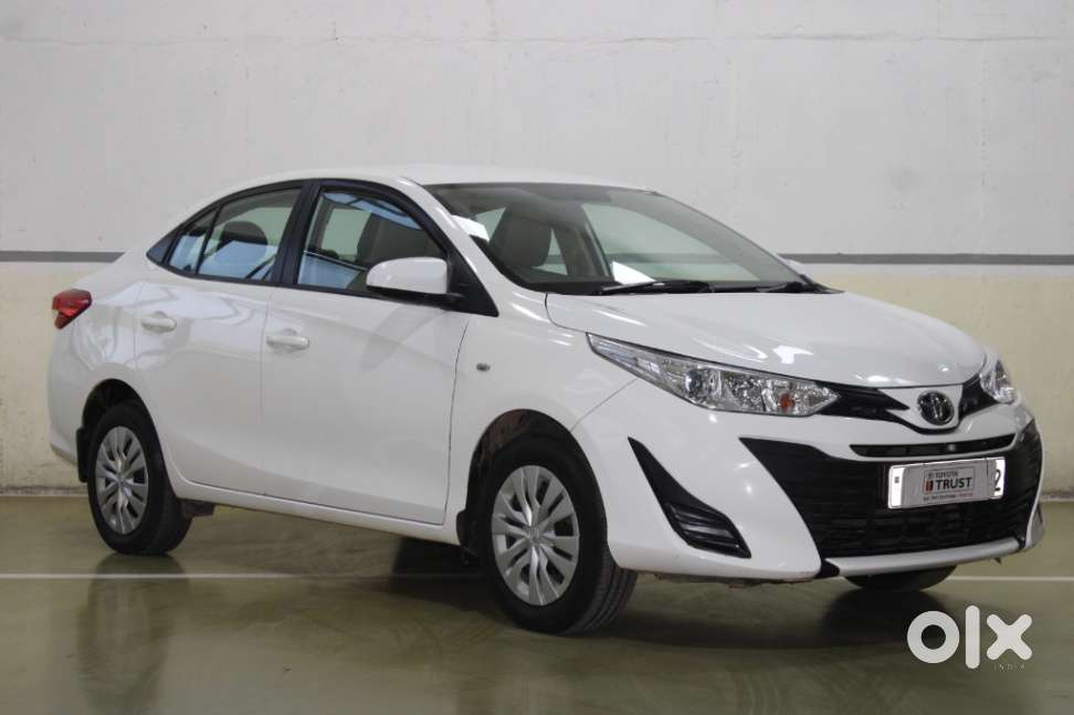 Toyota Yaris J Cvt, 2018, Petrol