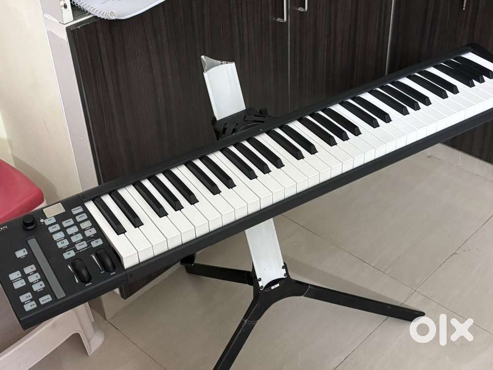 Icon artist 61x midi keyboard