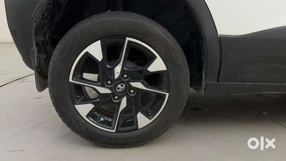 Tata Punch 1.2 Revotron Creative Dual Tone, 2022, Petrol