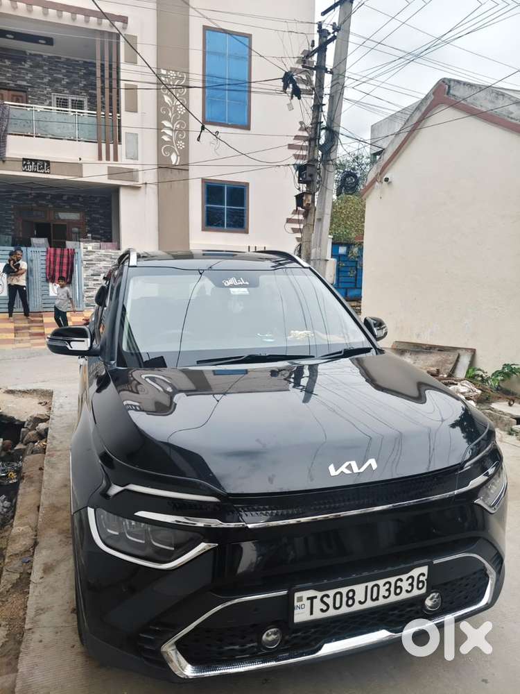 Kia Carens 2023 Petrol Well Maintained