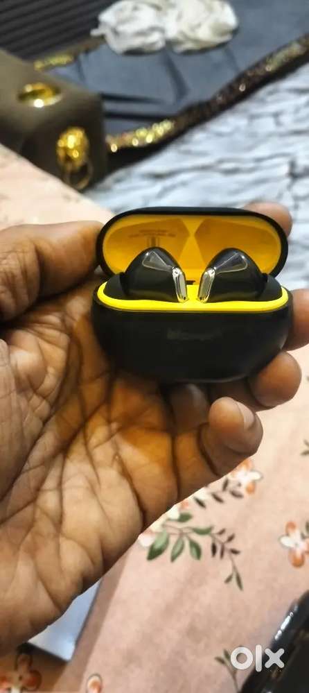 Hitage airbuds 40hrs backup battery