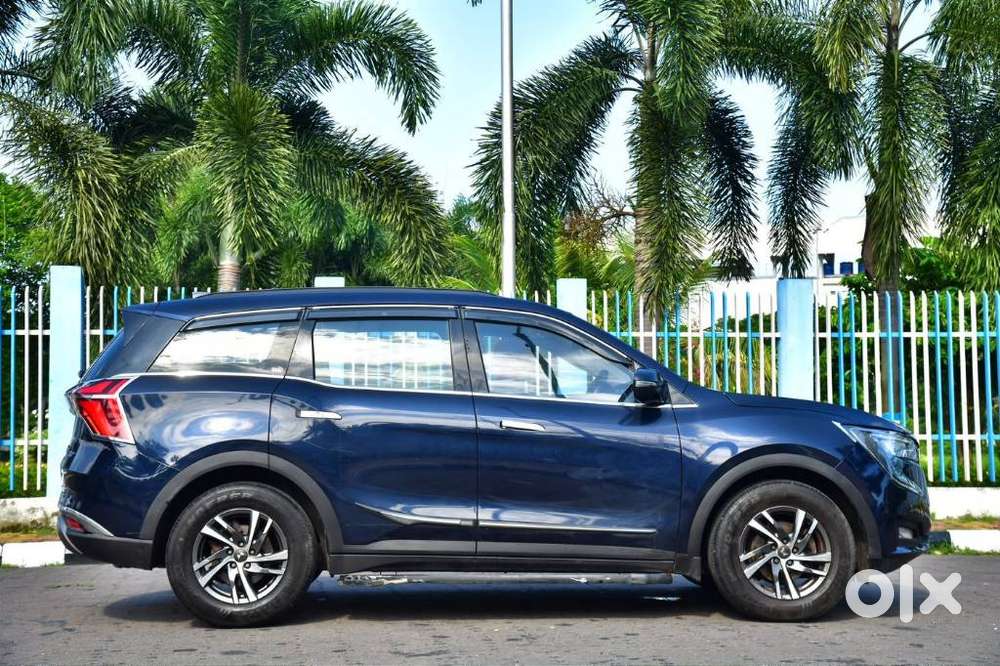 Mahindra Xuv700 Ax 5 Petrol Mt 7 Str (e), 2023, Petrol