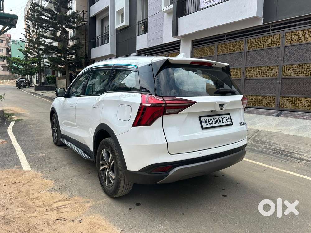 Mahindra Xuv700 2.0 Ax 5 Petrol Mt 7 Str, 2022, Petrol
