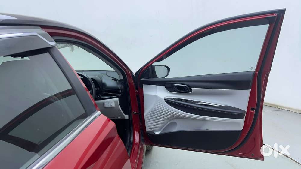 Hyundai New I20 1.2 Asta (o) Mt Dual Tone, 2023, Petrol