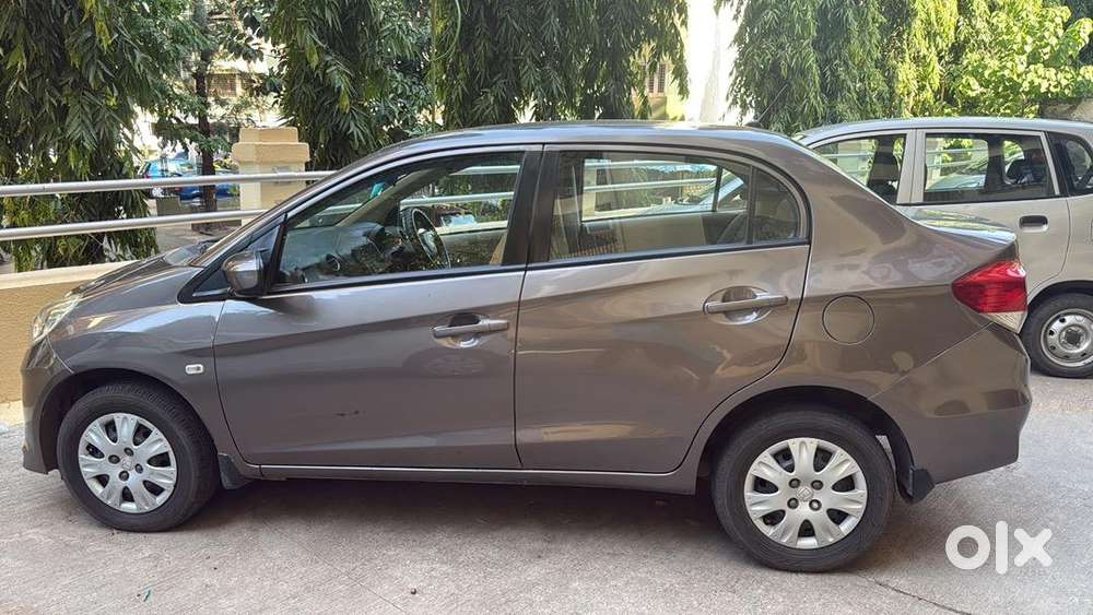 High End Fully Automatic Varient  Only 52000 Km Driven  Second Owner