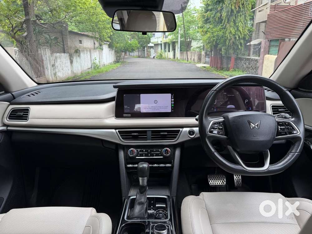 Mahindra Xuv700 2.2 Ax 7 Diesel At Luxury Pack Str, 2022, Diesel