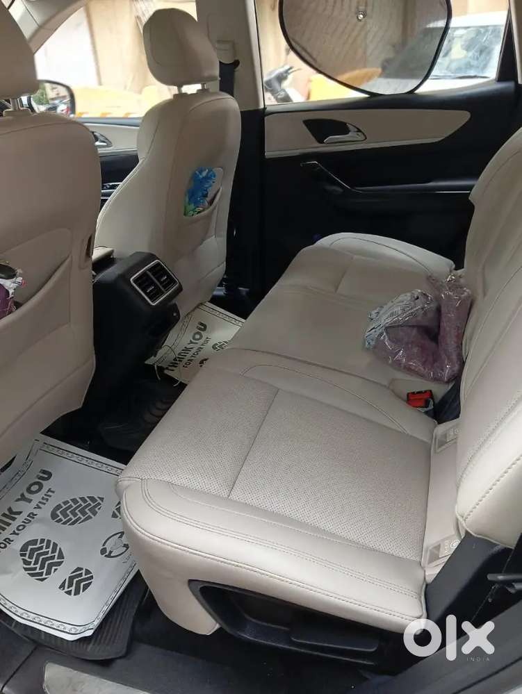 Mahindra Xuv700 2023 Petrol 30000 Km Driven