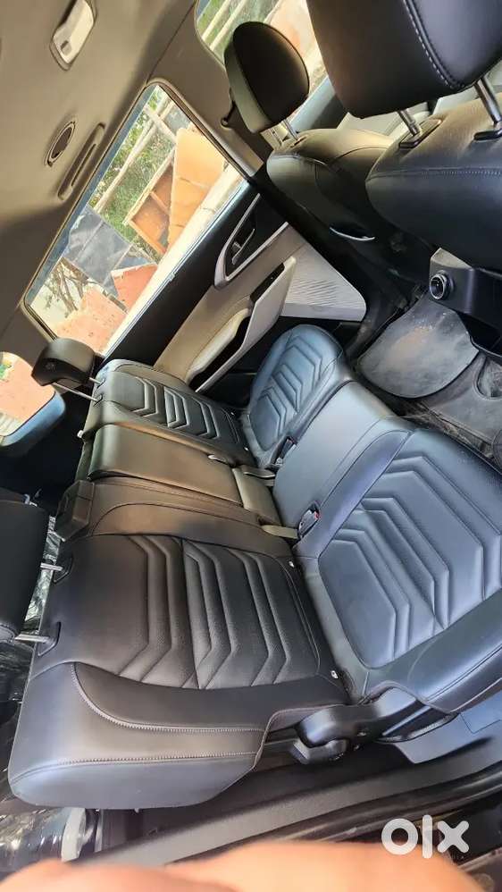 Kia Carens 2025 Petrol Well Maintained