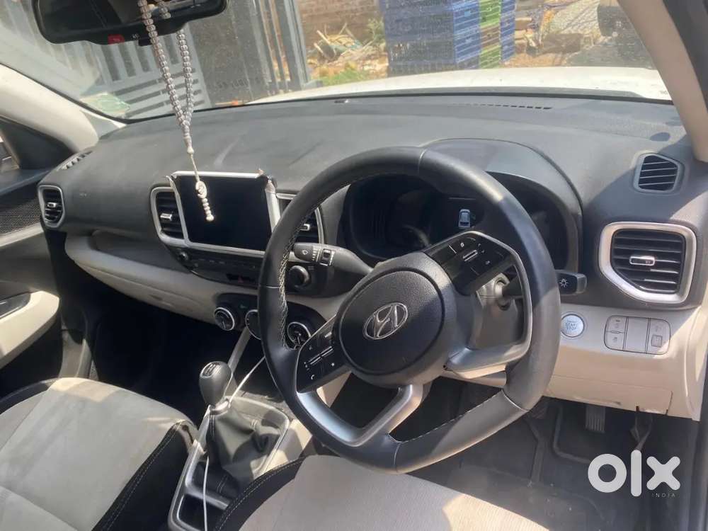 Hyundai Venue 2023 Petrol Well Maintained