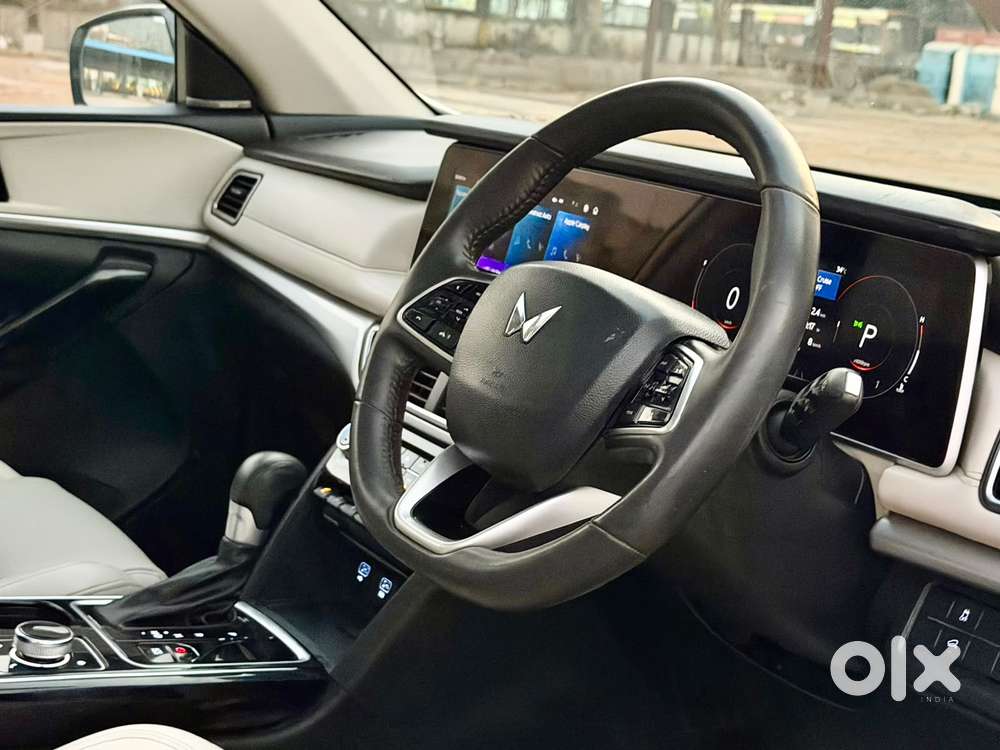 Mahindra Xuv700 2.0 Ax 7 Petrol At Luxury Pack Str, 2022, Petrol