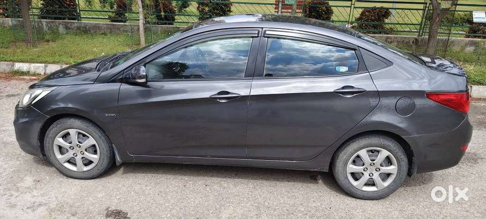 Hyundai Verna 1.6 Ex Vtvt, 2012, Petrol