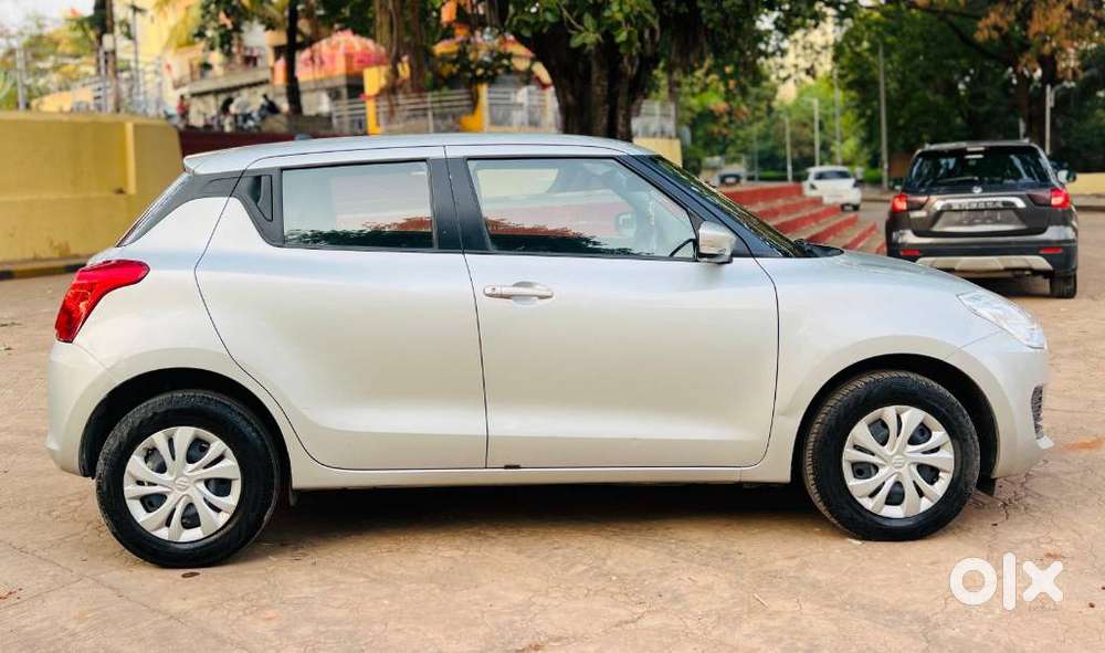 Maruti Suzuki Swift Vxi + Manual, 2022, Petrol