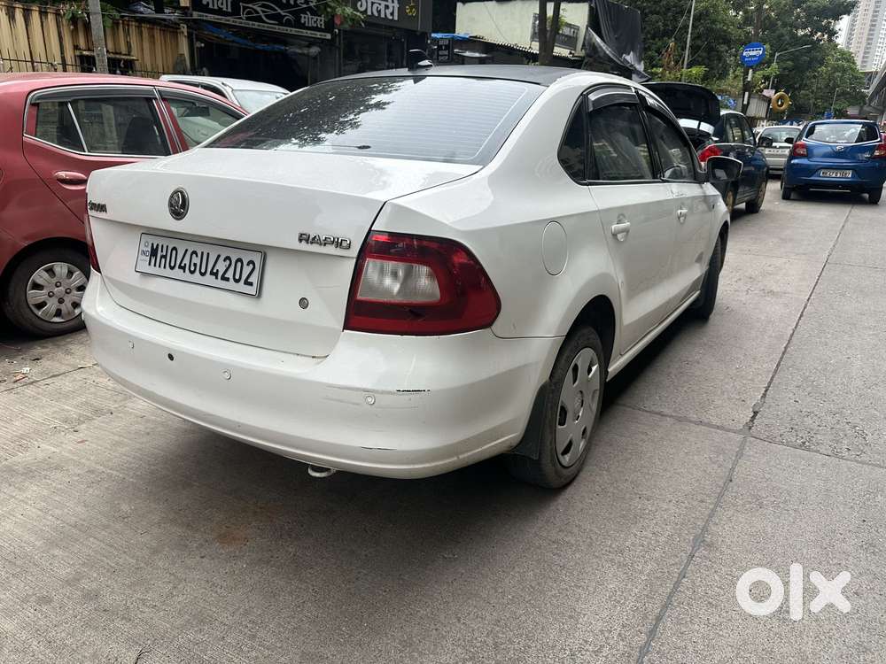 Skoda Rapid 1.6 Mpi Ambition, 2015, Petrol