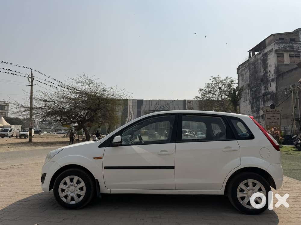 Ford Figo, 2013, Petrol